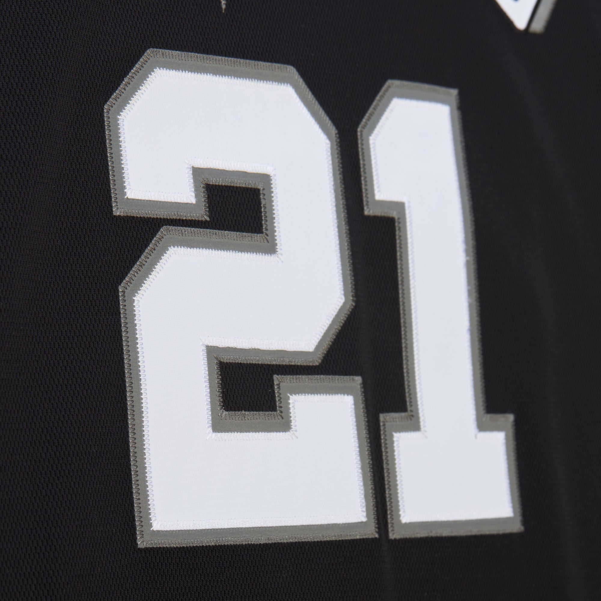 Mens Mitchell & Ness NBA DARK JERSEY SPURS 2000 TIM DUNCAN