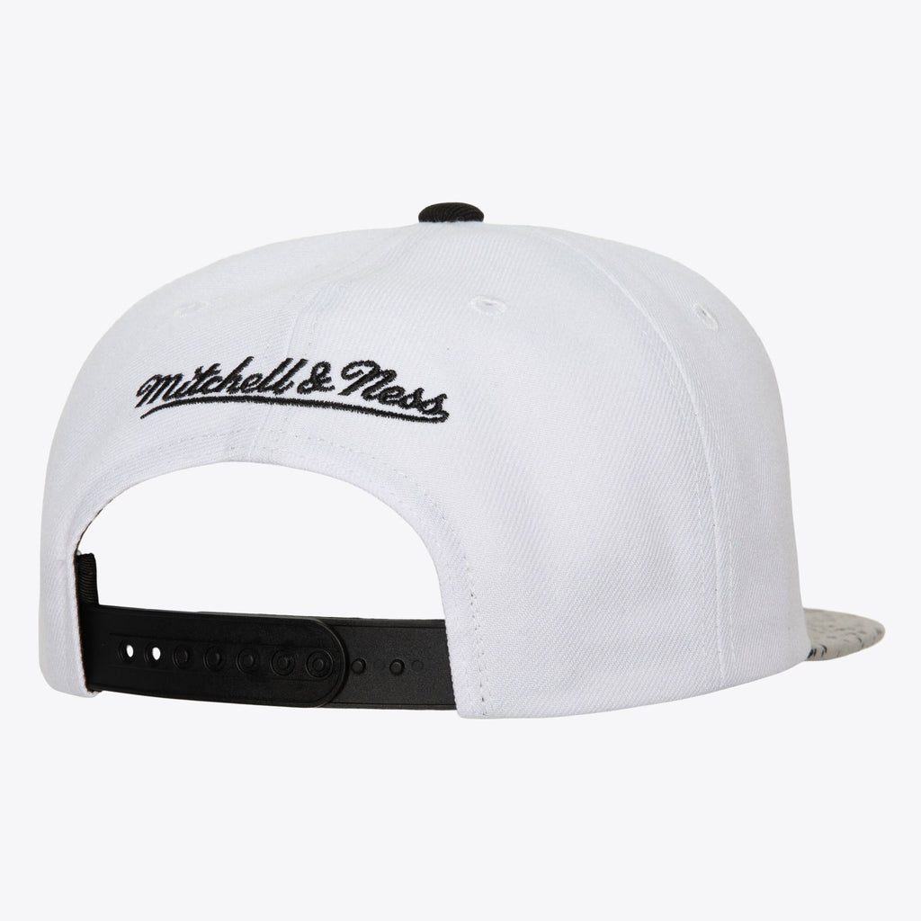 MENS MITCHELL & NESS NBA CEMENT TOP SNAPBACK HWC RAPTORS - WHITE-SILVER