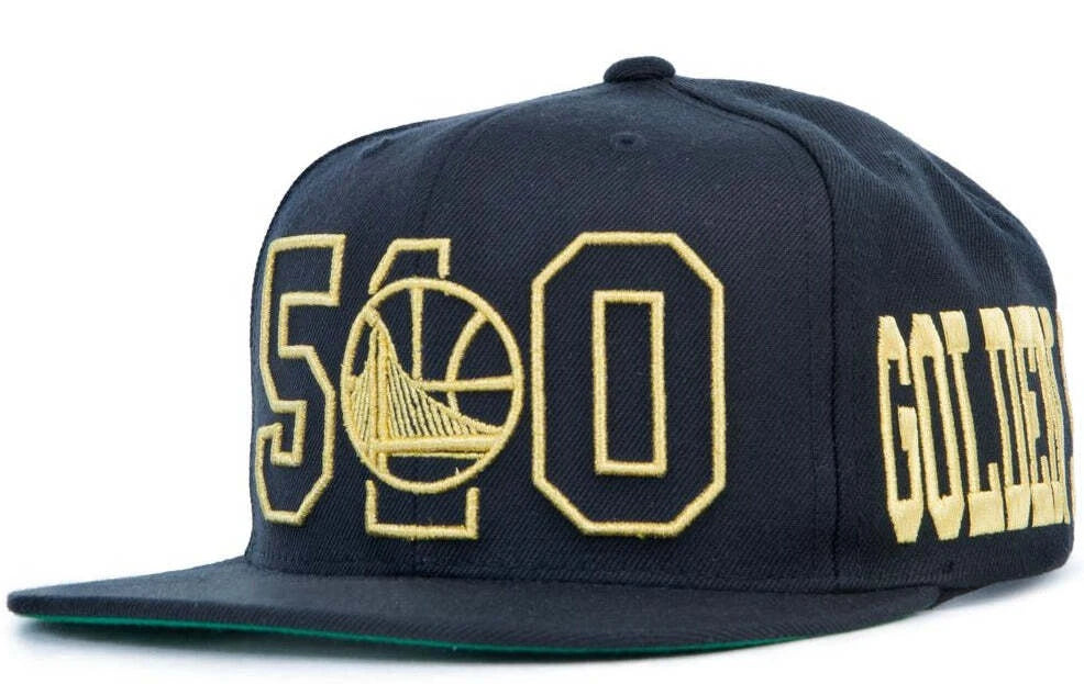 [6HSSBLCK-GSWMM18257] MENS NBA GOLDEN STATE WARRIORS GOLD OAKTOWN SNAPBACK