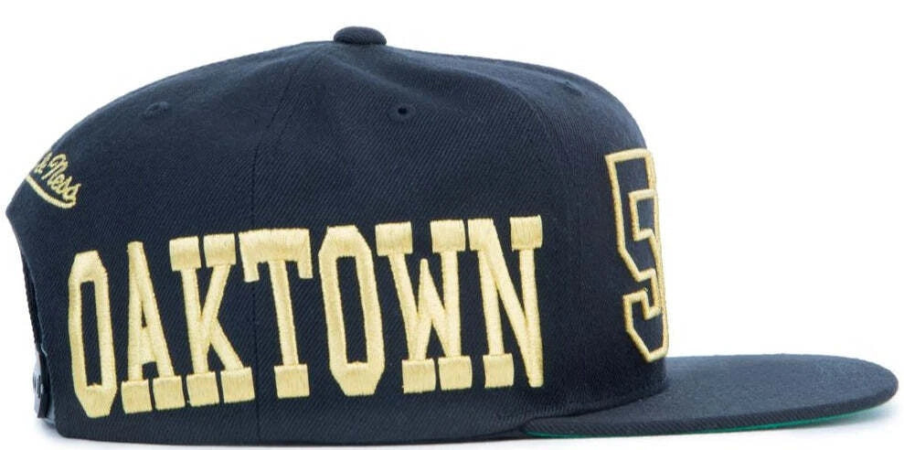 [6HSSBLCK-GSWMM18257] MENS NBA GOLDEN STATE WARRIORS GOLD OAKTOWN SNAPBACK