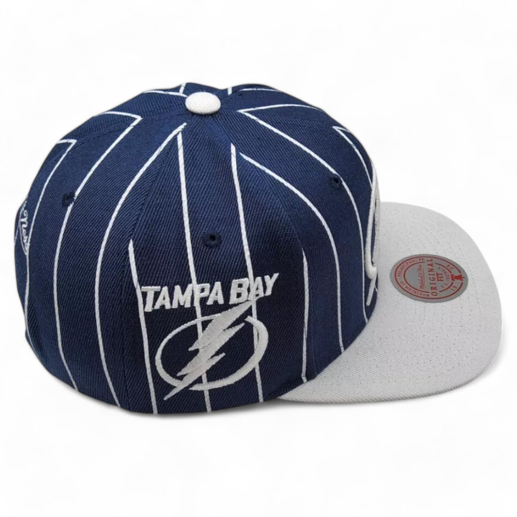 MENS MITCHELL & NESS NHL TEAM PIN SNAPBACK LIGHTNING - NAVY-WHITE