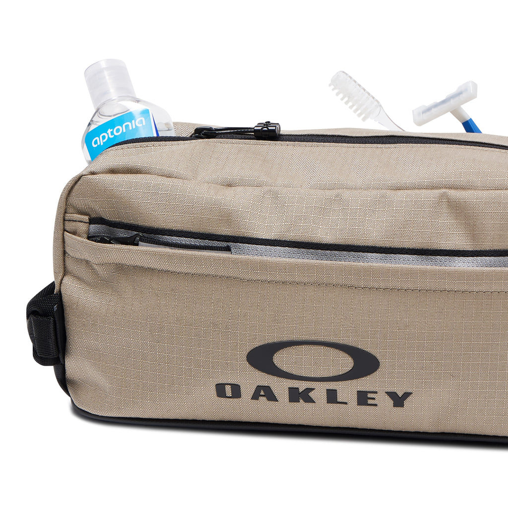 [921517-30W] Mens Oakley Utility Beauty Case