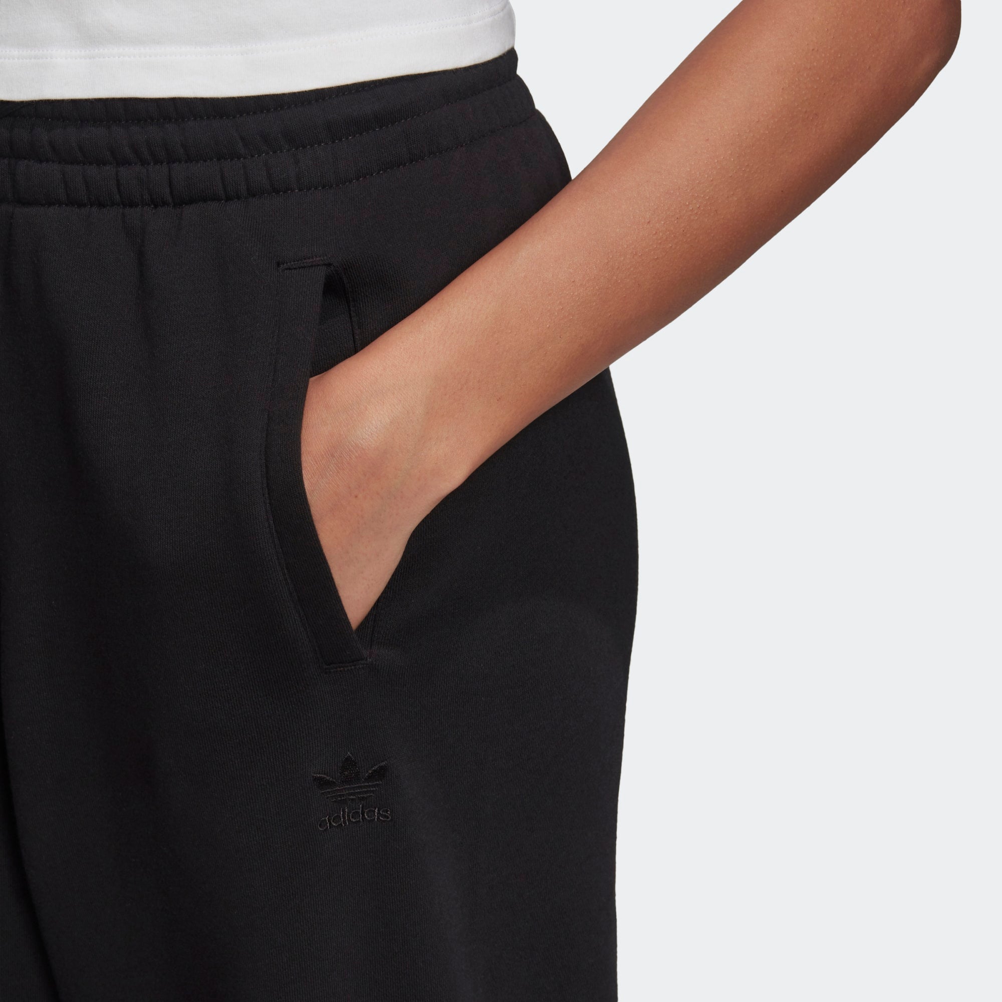 [GD2242] Womens Adidas Cuffed Pant