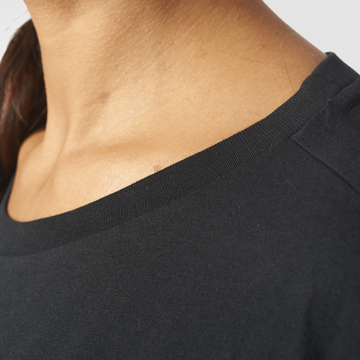 [AJ8944] Womens Adidas Originals Ramera Flag Cropped Tee