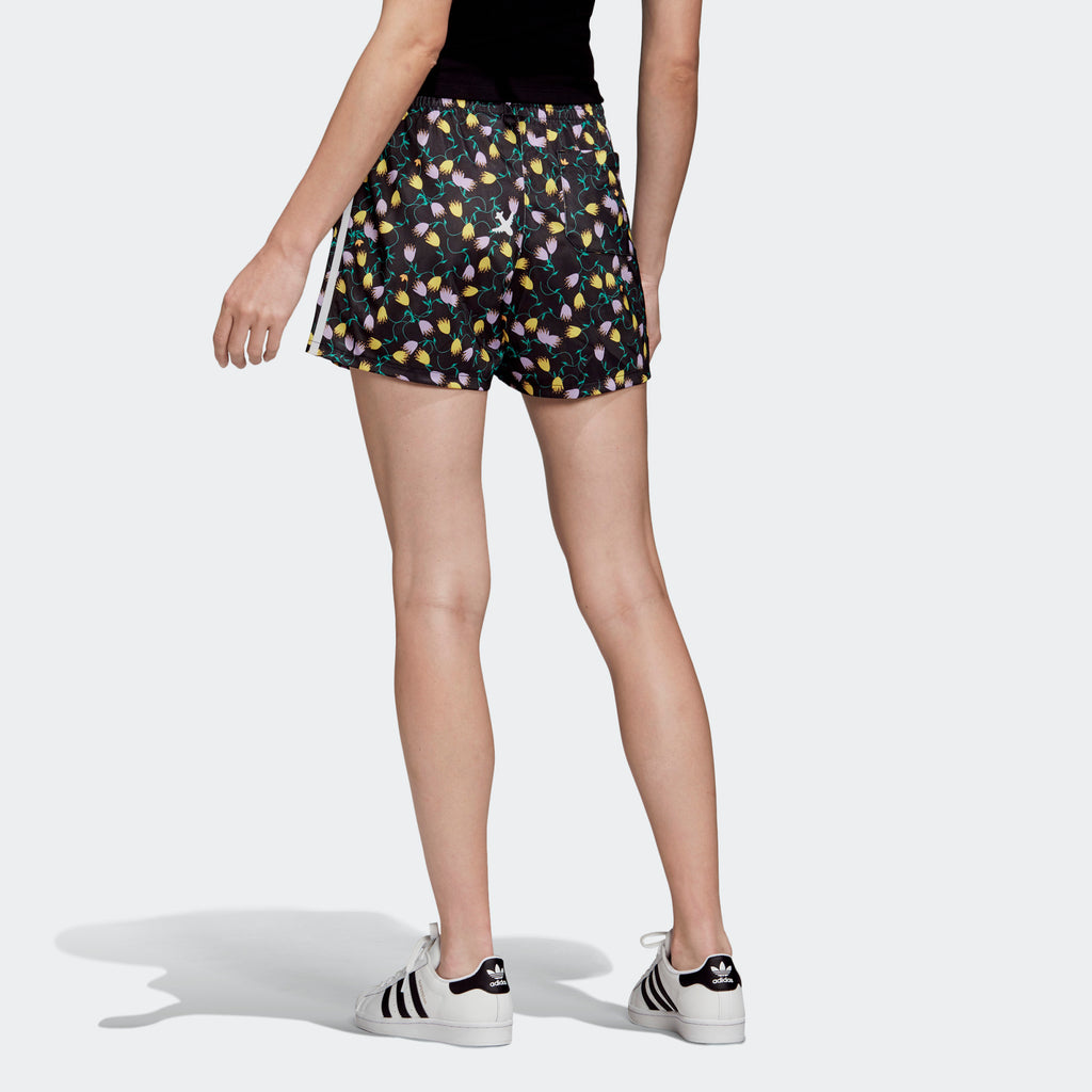 [FL4111] Womens Adidas Originals Allover Print Shorts