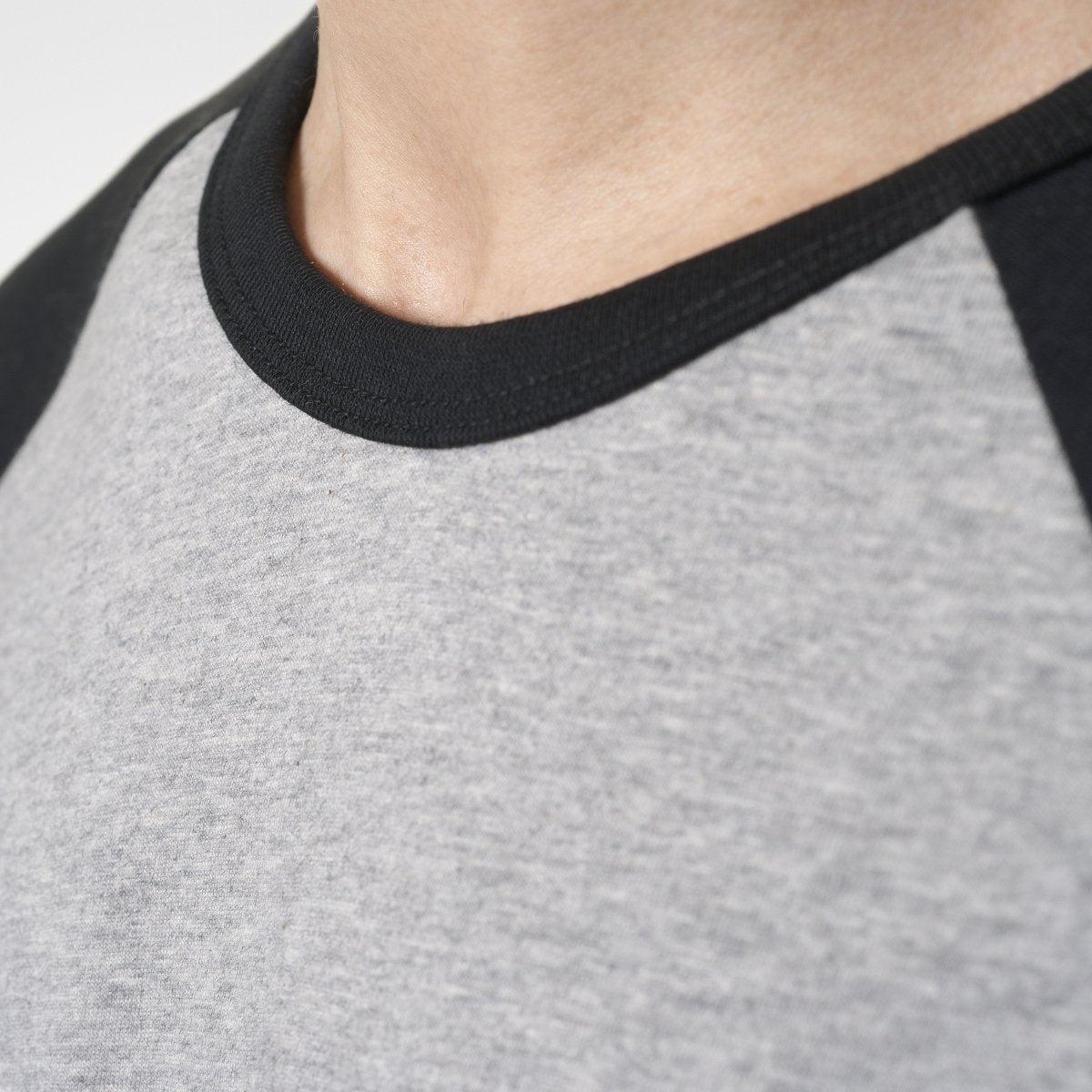 [BR2021] Trefoil Long Sleeve Tee