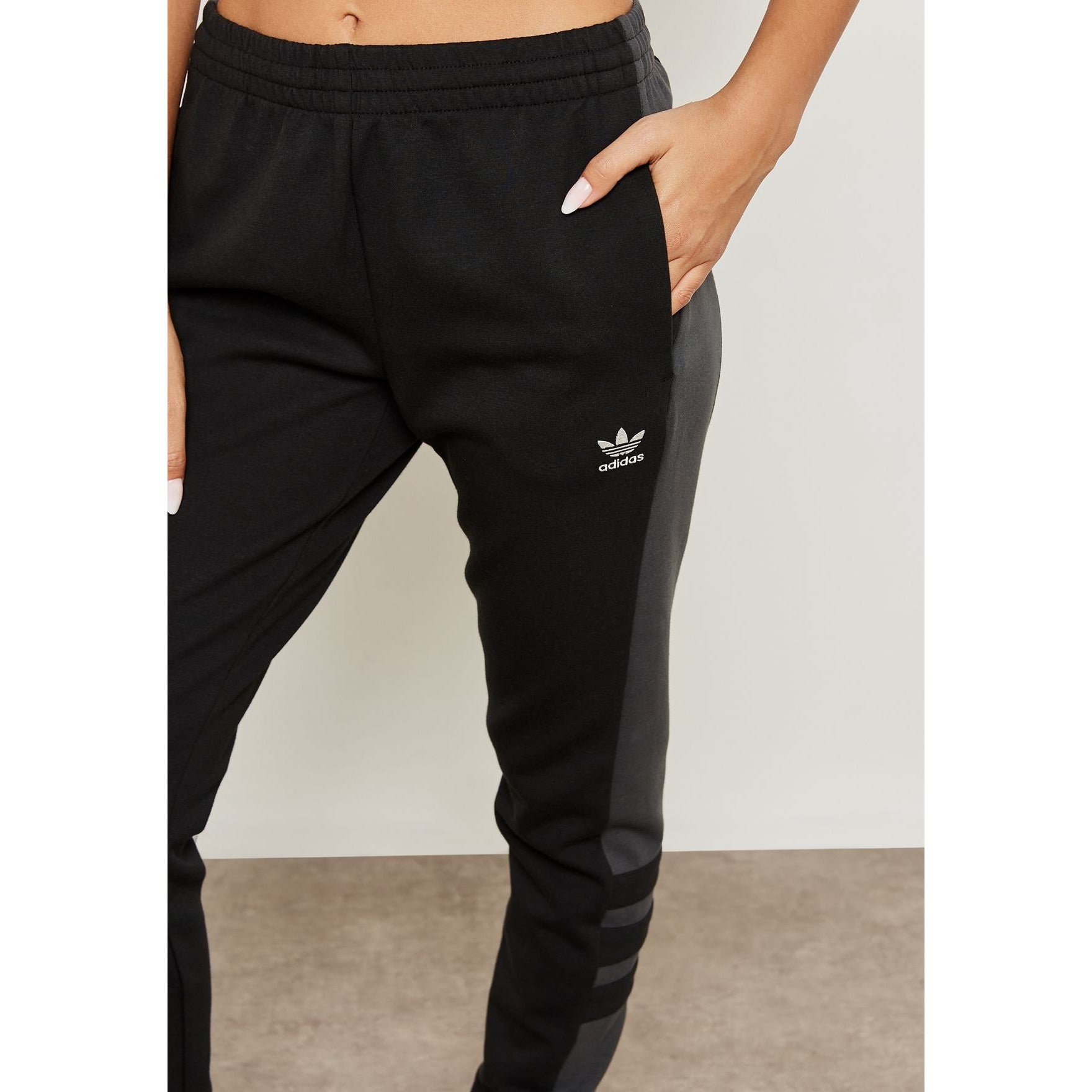 [DH4172] Womens Originals Track Pant