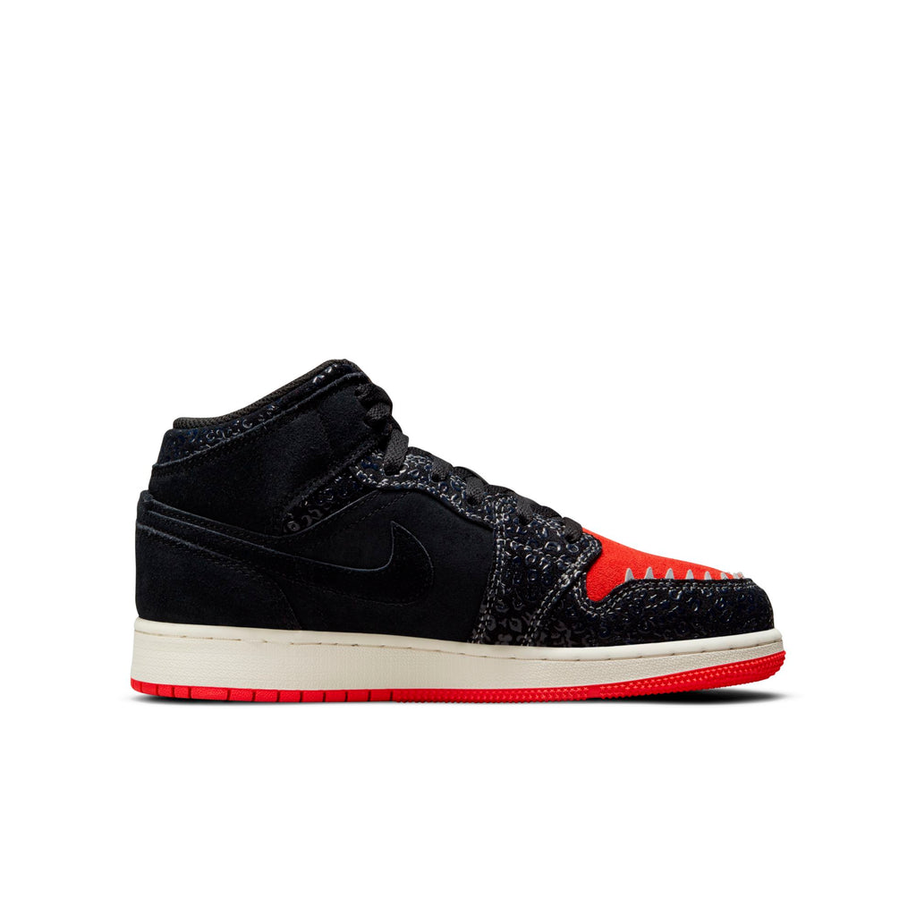 [DN5121-001] Grade School Air Jordan Retro 1 Mid (GS) 'Siempre Familia'