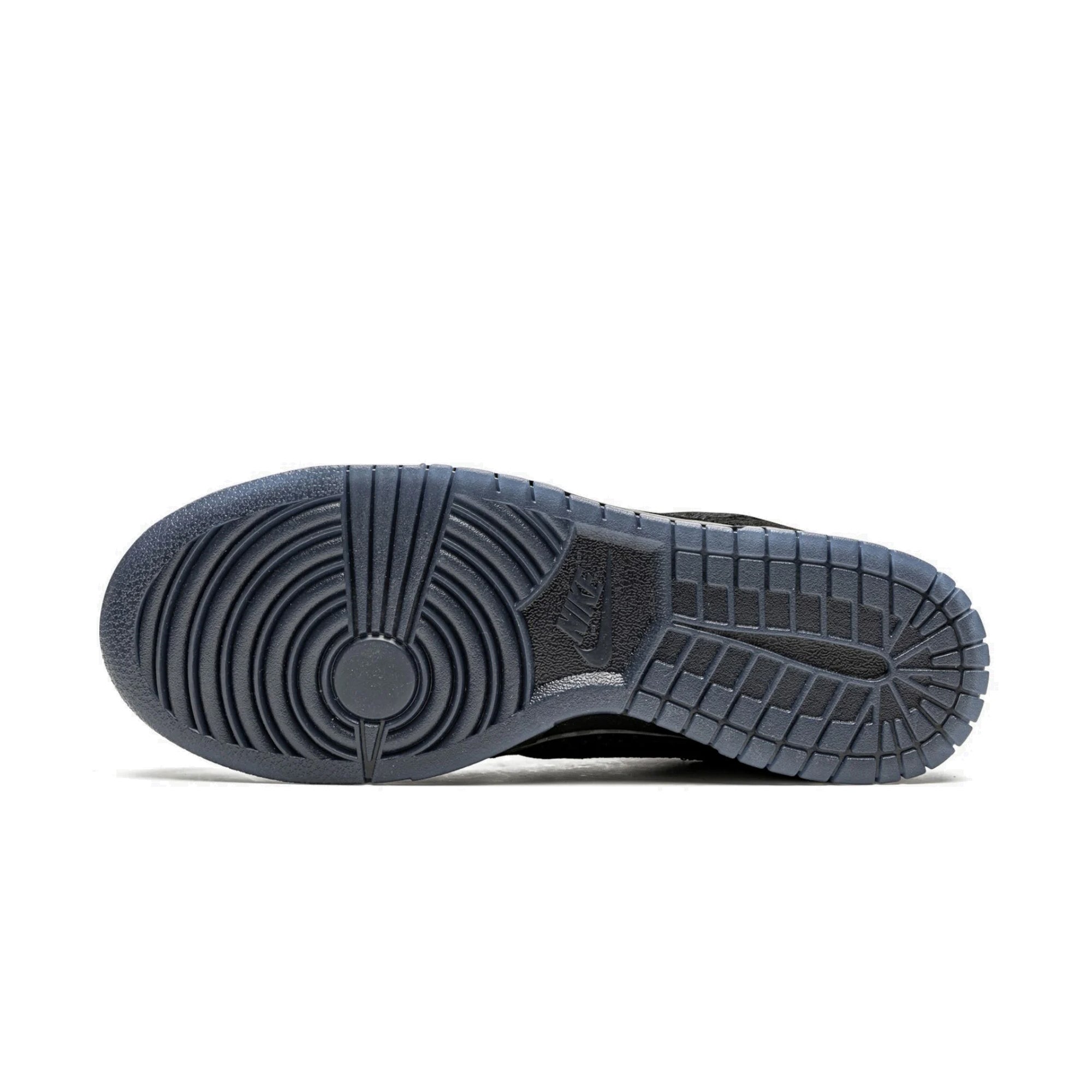 [DO9329-001] Mens Nike NBHD X Undefeated Dunk Low SP