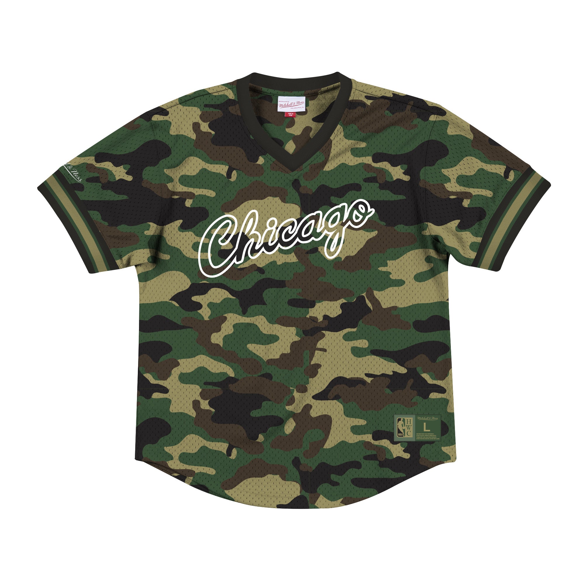 Mens Mitchell & Ness NBA Camo Mesh V-Neck Chicago Bulls