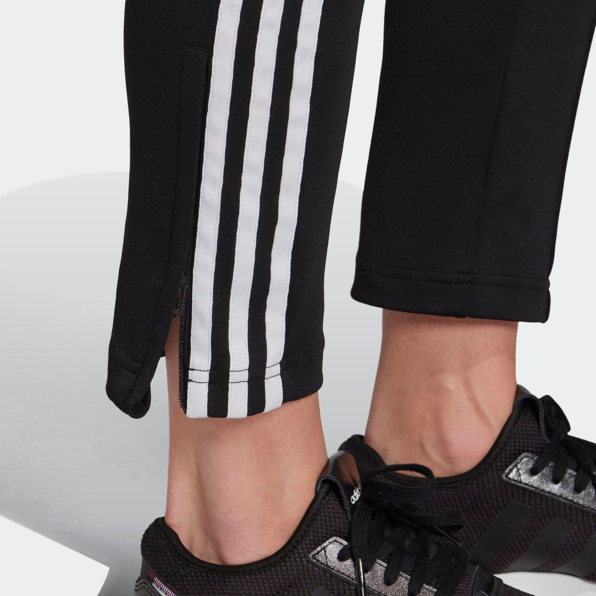 [FM3323] Womens Adidas Originals Superstar Track Pants