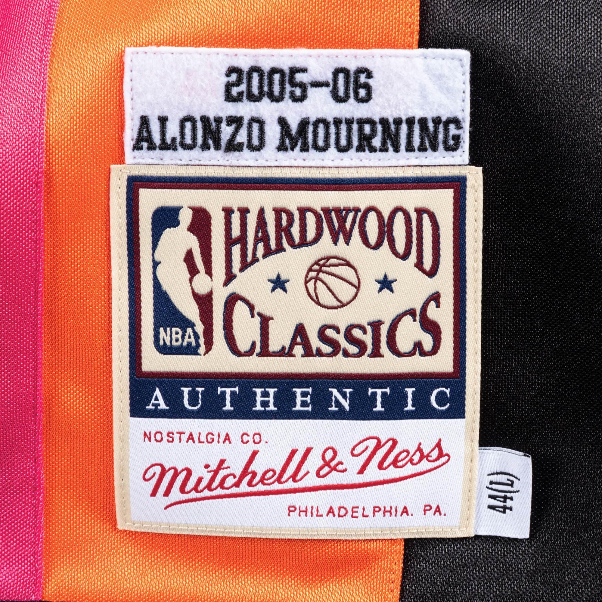 Mens Mitchell & Ness NBA Authentic Jersey Miami Heat Alternate 2005-06 Alonzo Mourning - sneakAR
