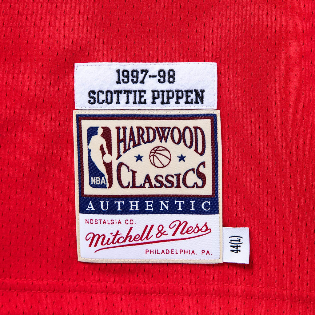 Mens Mitchell & Ness NBA Authentic Jersey 1997 Chicago Bulls Scottie Pippen #33 - sneakAR