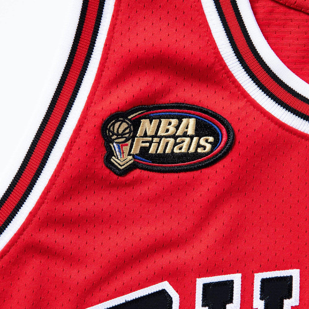 Mens Mitchell & Ness NBA Authentic Jersey 1997 Chicago Bulls Scottie Pippen #33 - sneakAR