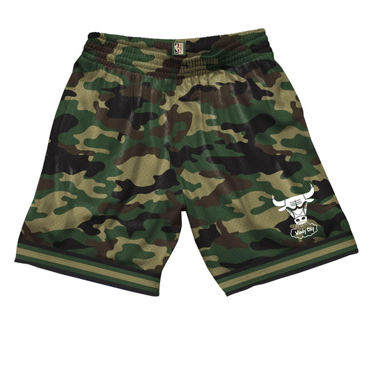 Mens Mitchell & Ness NBA Camo Mesh Shorts Chicago Bulls - sneakAR