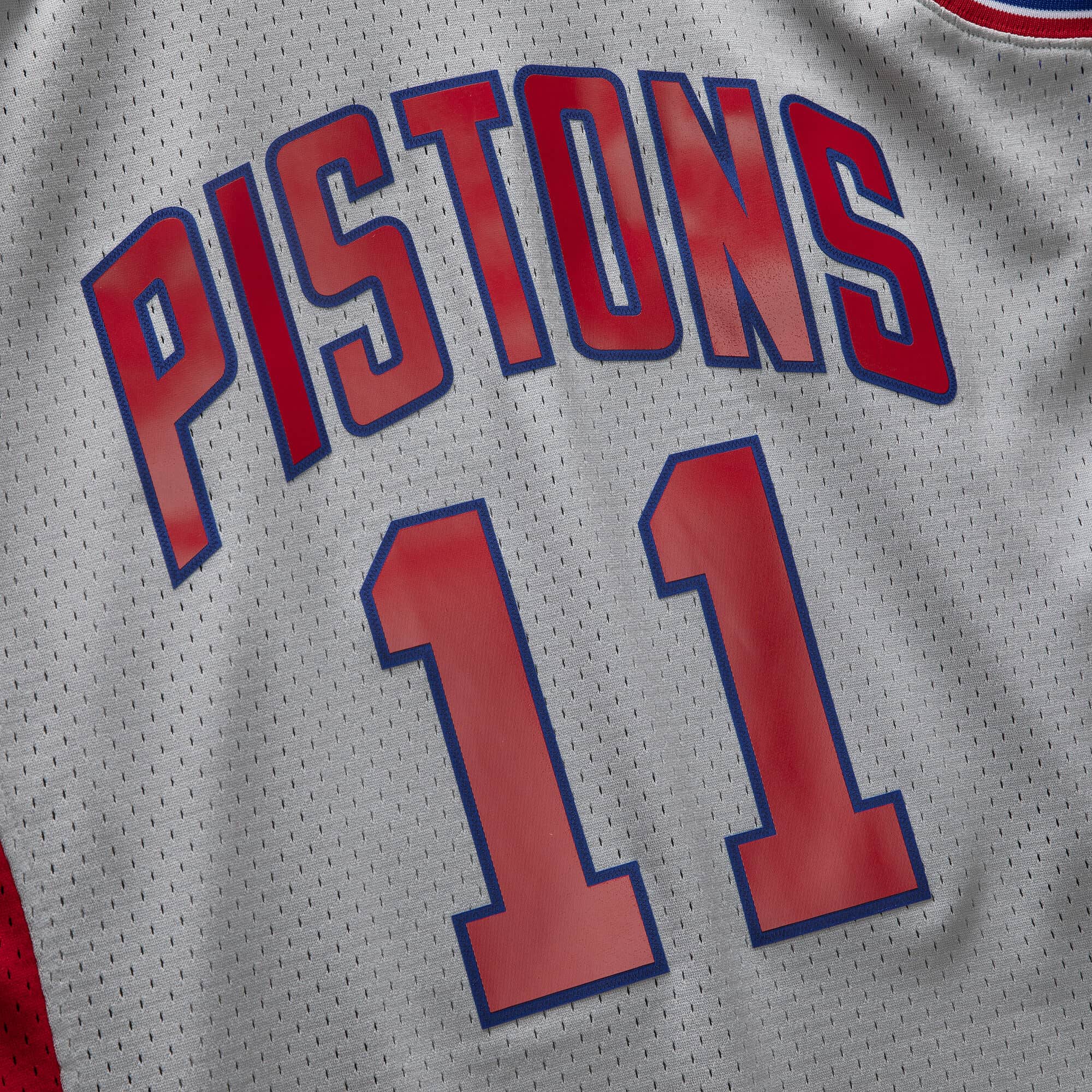 Mens Mitchell & Ness NBA SWINGMAN JERSEY- DETROIT PISTONS 82 ISIAH THOMAS