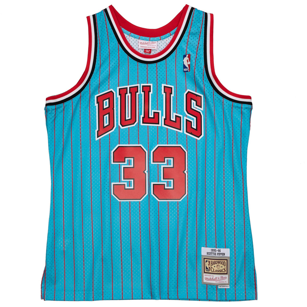 Mens Mitchell & Ness NBA Reload 2.0 Swingman Jersey Bulls 1995 Scottie Pippen